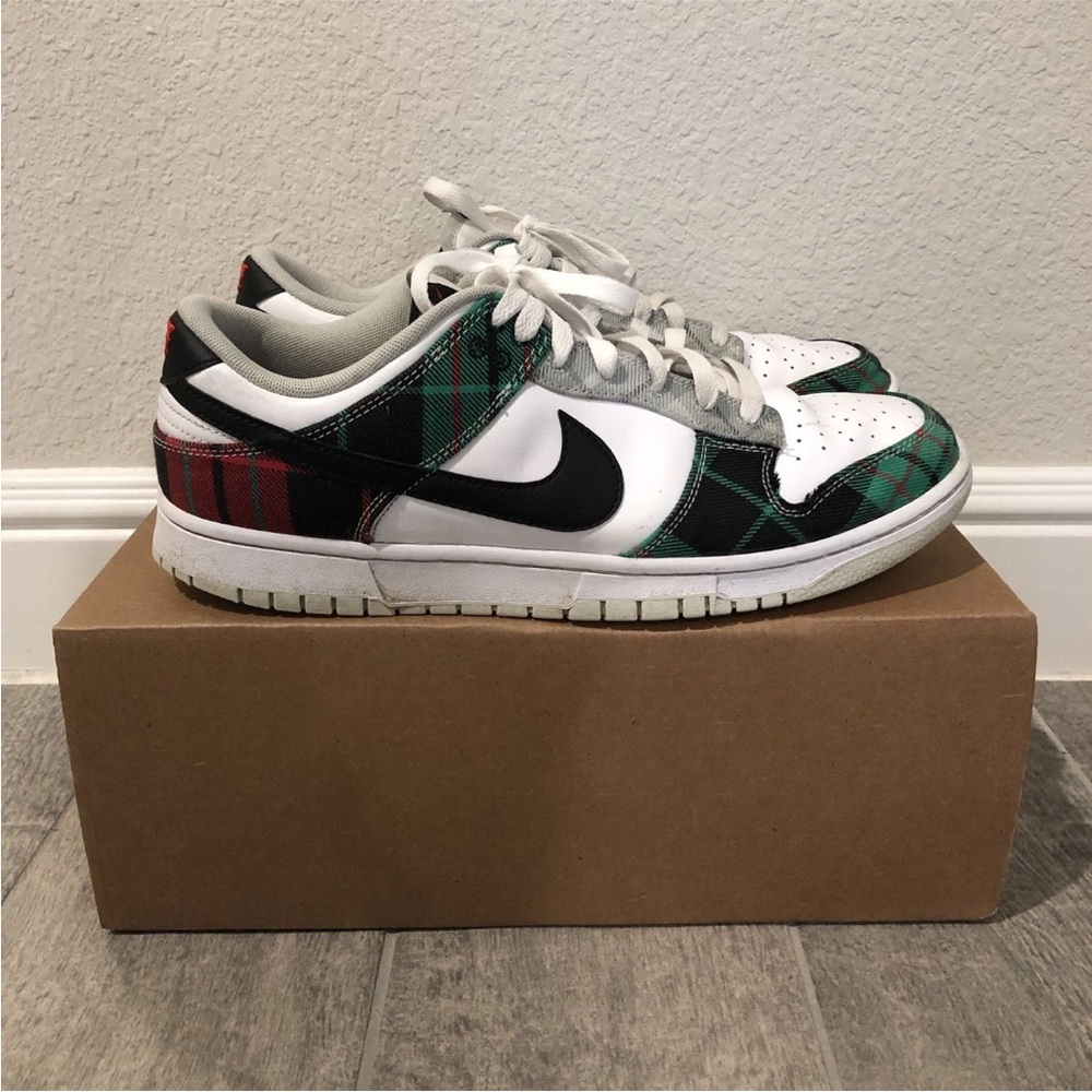 Nike Dunk Premium Low Tartan Christmas Edition Sneakers Men’s Shoes Size 11.5